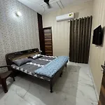 Independent House, 2 Bedroom, 2 Bath Livingroom,Lobby,Kitchen,Car Parking